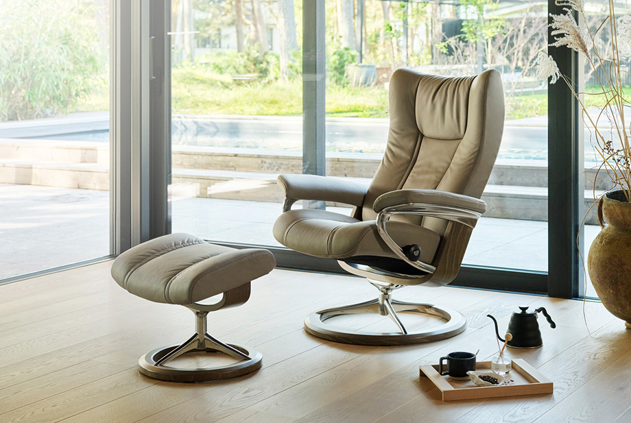 Stressless Wing Signature Base Recliner