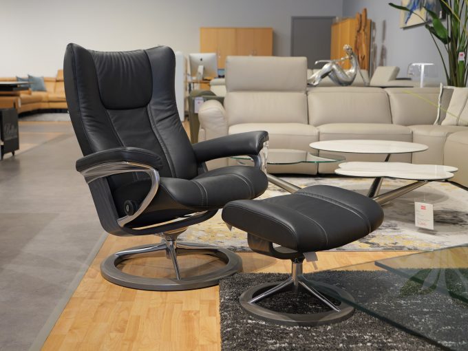 Stressless Wing Medium Signature Base Paloma Black Grey Stain