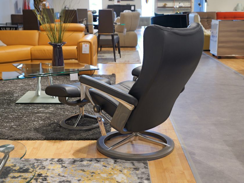 Stressless Wing Medium Signature Base Paloma Black Grey Stain